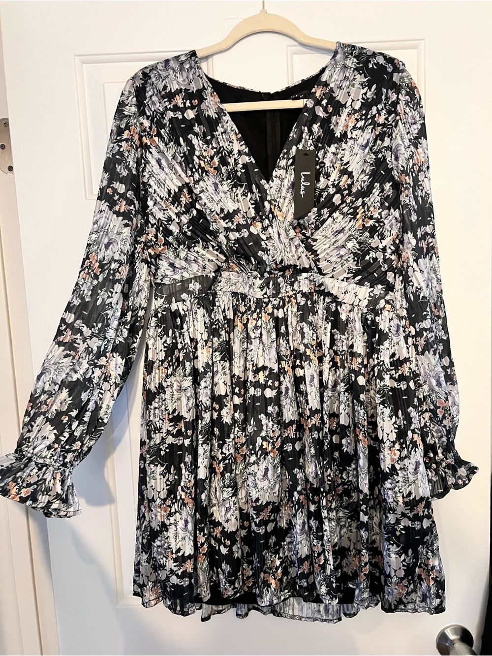 Lulu's Black Floral Long-Sleeve Plissé Mini Dress with Cream & Blush Accents